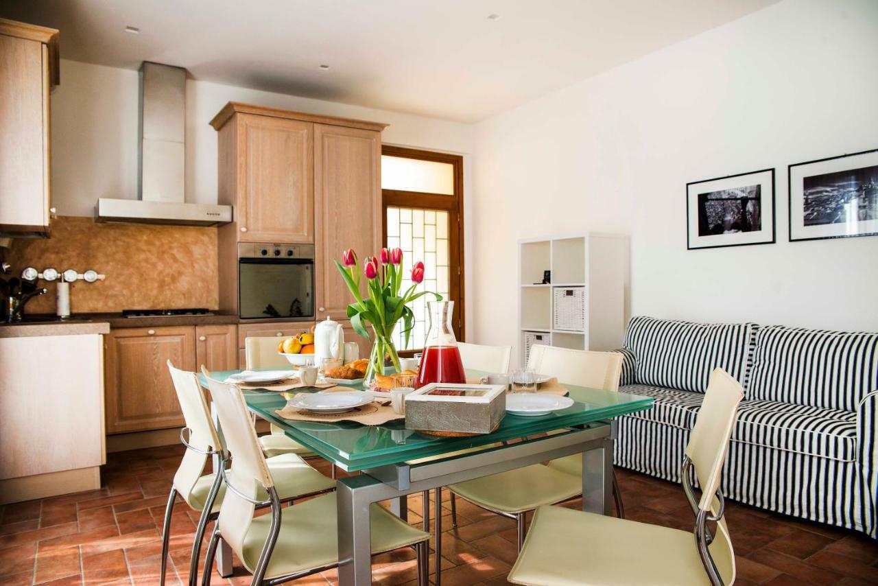 Casa Il Glicine A Due Passi Dal Centro Apartment Siena Luaran gambar