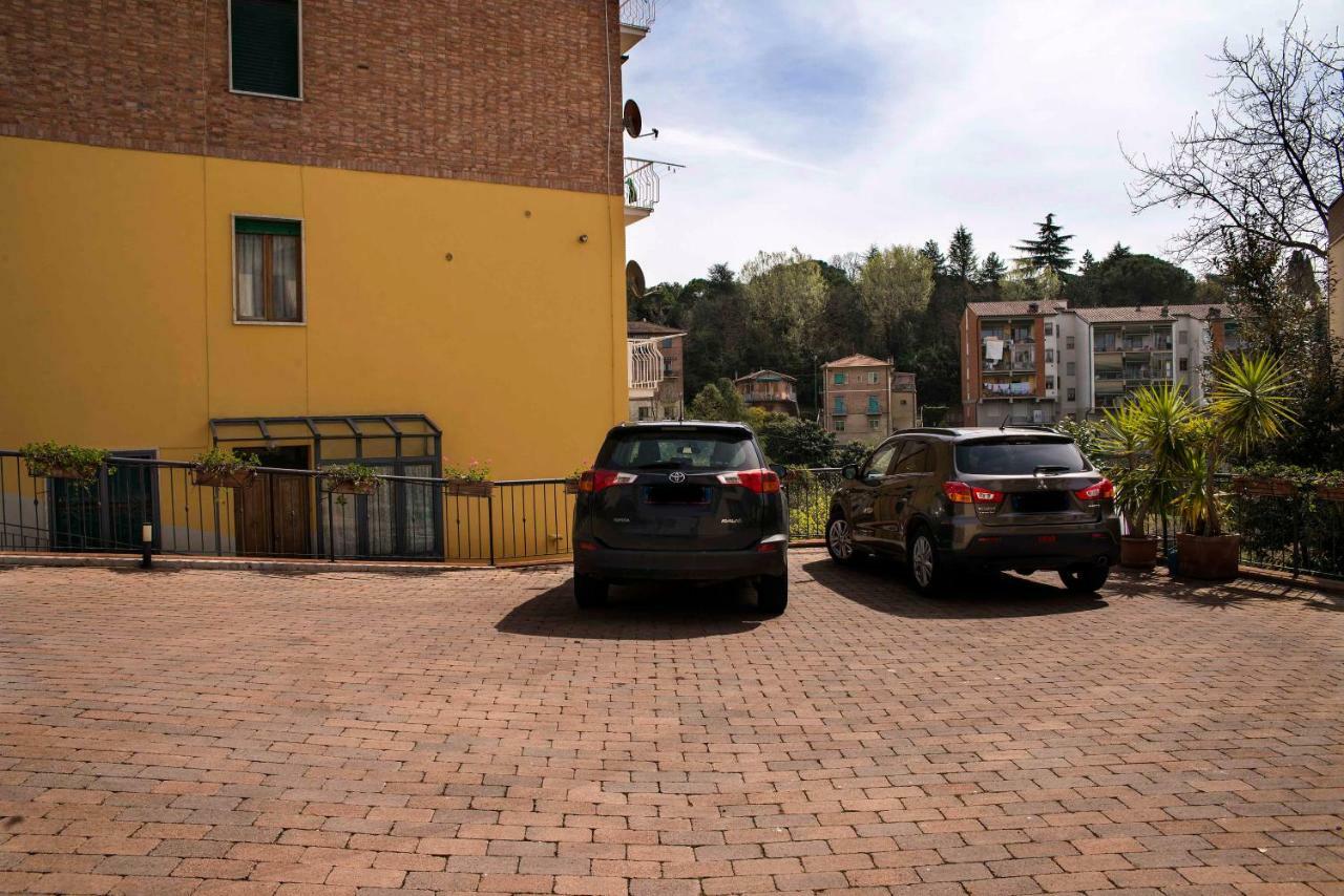 Casa Il Glicine A Due Passi Dal Centro Apartment Siena Luaran gambar